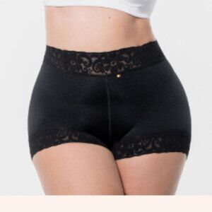 Sculpting Lift Shorts/Black/Large